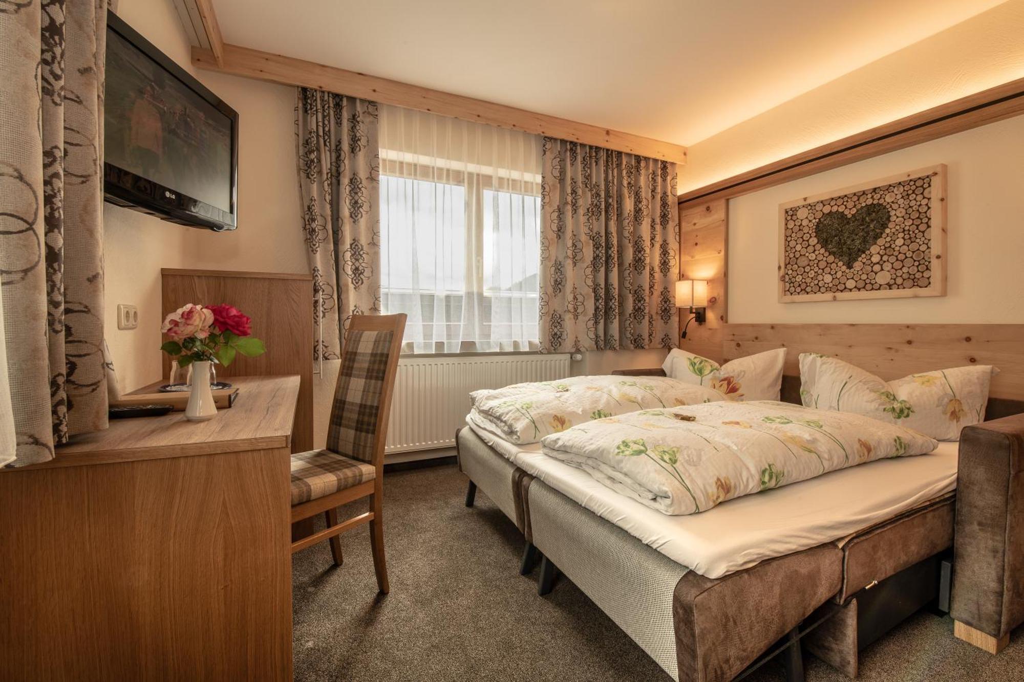 Hotel Garni Sonnenheim ฟิสส์ ภายนอก รูปภาพ